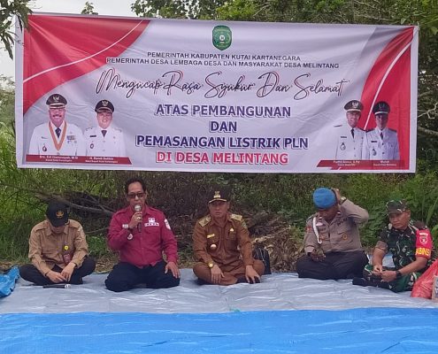Warga Desa Melintang, Kecamatan Muara Wis, Kutai Kartanegara (Kukar), Kalimantan Timur, menyambut gembira program terang kampungku yang diinisiasi oleh pemerintah daerah.