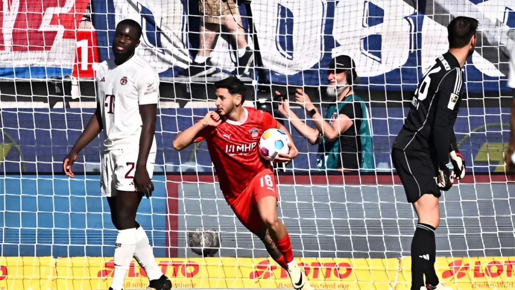 Kemenangan Heidenheim vs Bayern Muenchen dengan Skor 3-2.