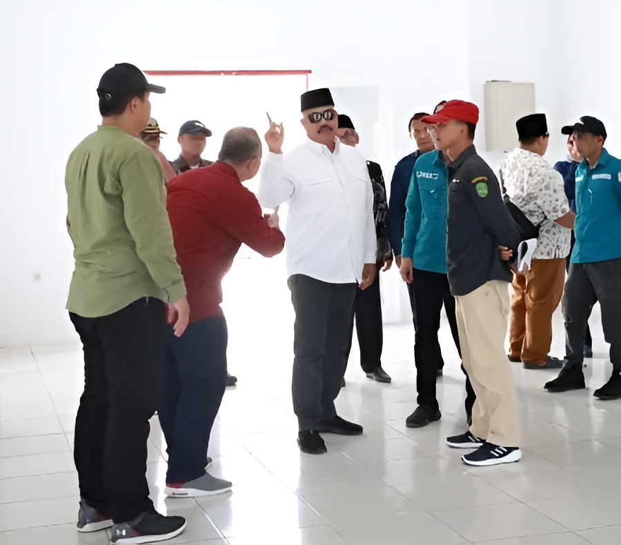 Foto: Kecamatan Kembang Janggut kini resmi memiliki gedung anyar yang dibangun khusus sebagai kantor camat. Kantor ini juga sudah diresmikan beberapa waktu lalu oleh Bupati Kutai Kartanegara (Kukar), Edi Damansyah.