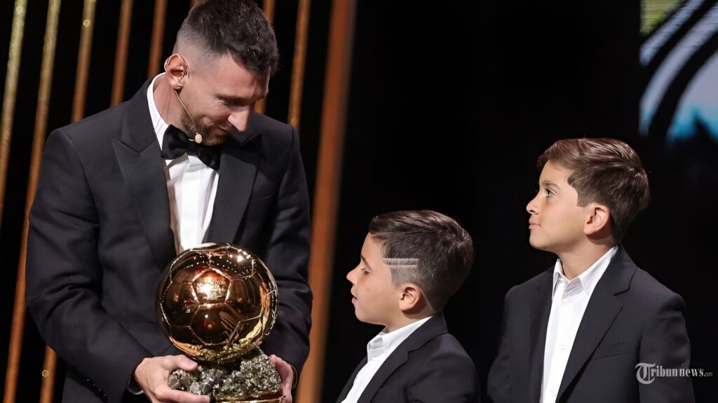 Foto: Momen Kebersamaan Lionel Messi dan Thiago Messi.