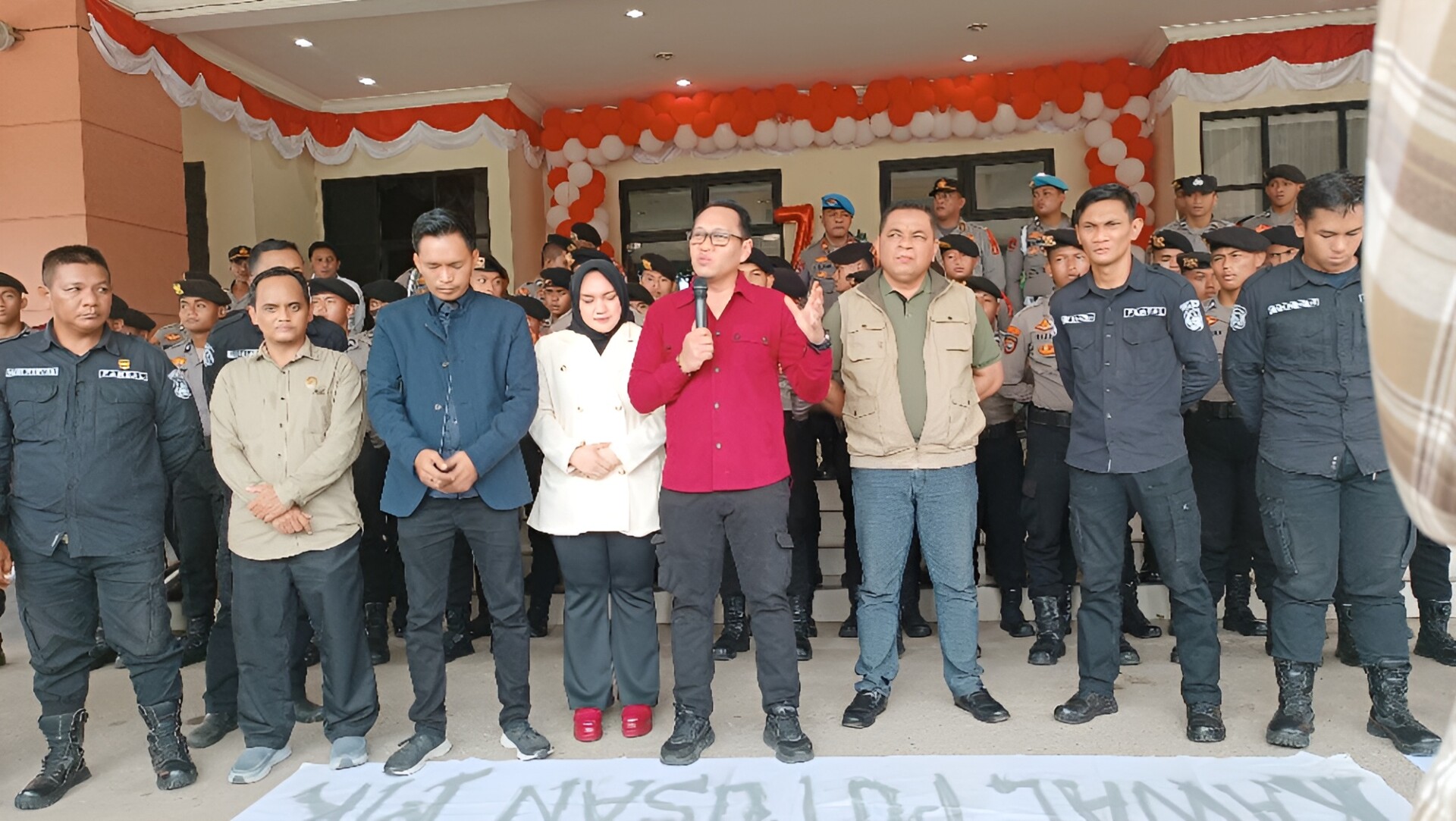 Foto: Suasana di depan Kantor DPRD Kutai Kartanegara, Tenggarong, pada Jumat pagi (23/8/2024).