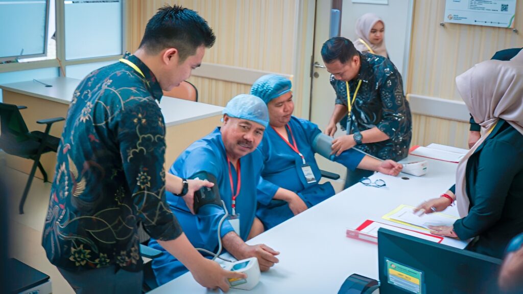 Foto: Pemeriksaan kesehatan yang dijalani oleh Edi Damansyah dan Rendi Solihin pada Sabtu (31/8/2024) pagi