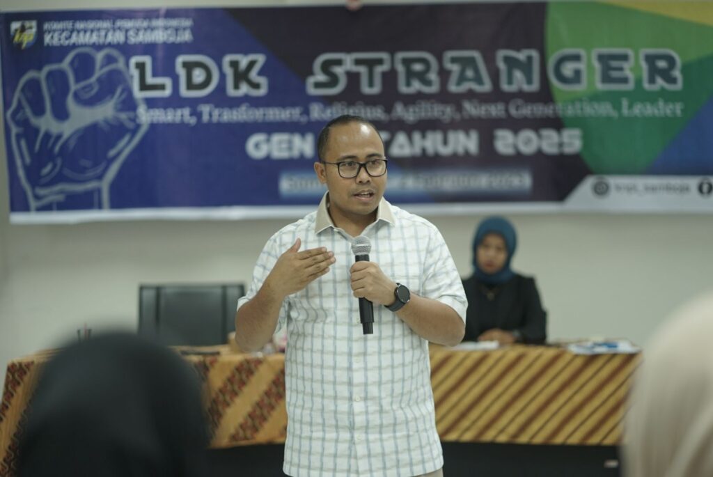 Foto: Rahmat Dermawan dalam sesi Latihan Dasar Kepemimpinan (LDK) STRANGER Gen 2.