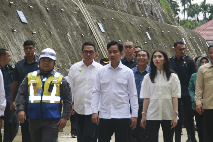 Foto: Wakil Presiden Republik Indonesia, Gibran Rakabuming Raka, melakukan kunjungan kerja ke Kota Samarinda, Kalimantan Timur.