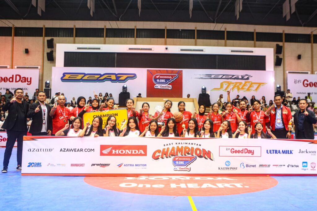 Foto: Tim putri SMAN 5 Balikpapan keluar sebagai juara Honda DBL with Kopi Good Day 2024-2025.