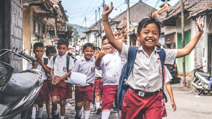 Ilustrasi siswa Sekolah Dasar (SD) menyambut libur awal puasa.