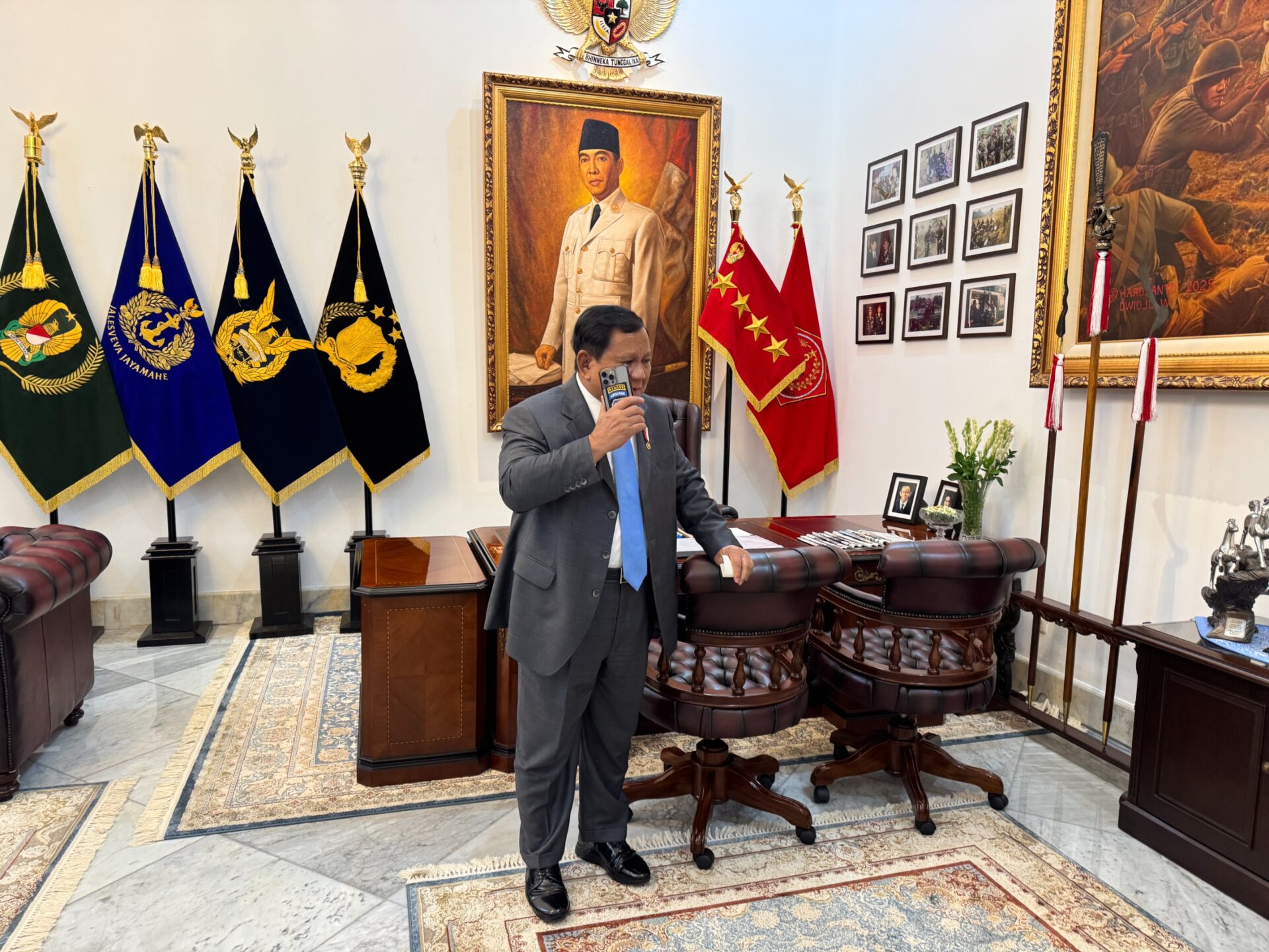 Foto: Presiden Prabowo Subianto menyampaikan ucapan selamat kepada PM baru Singapura Lawrence Wong.