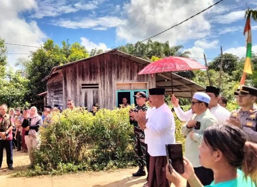 Foto: Peresmian Posyandu Desa Kayu Batu.